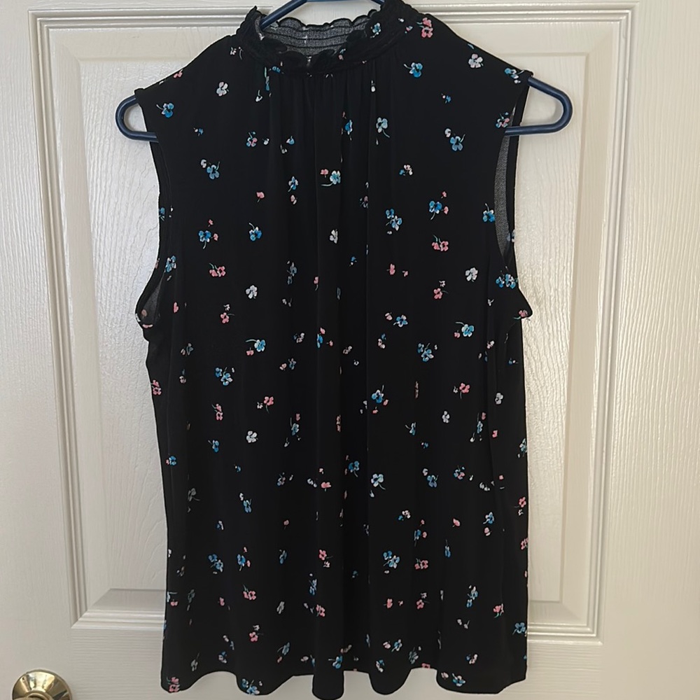ELLE Black and Floral Sleeveless top - SZ SM